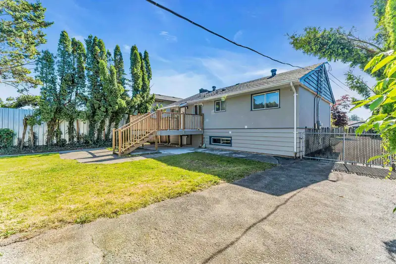 9708 HARRISON STREET - photo 3 of 15