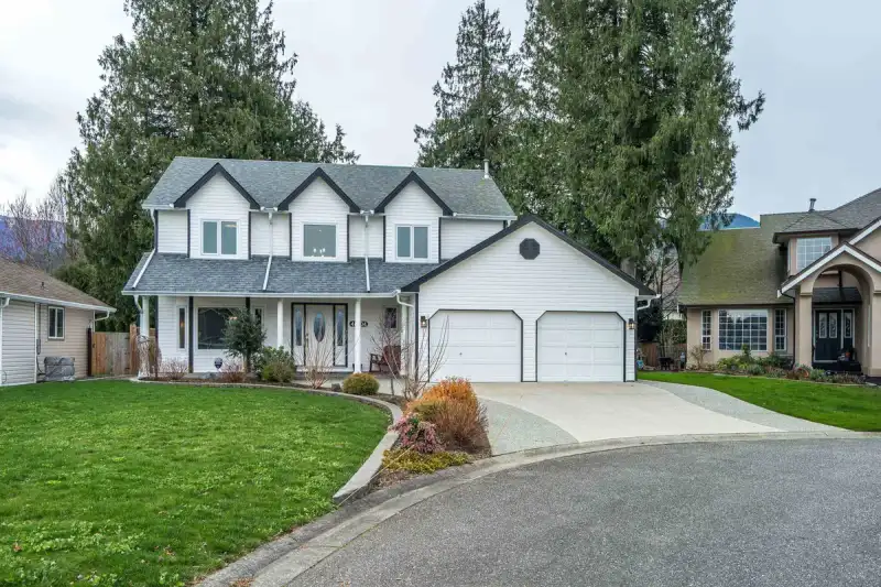 44704 CUMBERLAND AVENUE - photo 1 of 40
