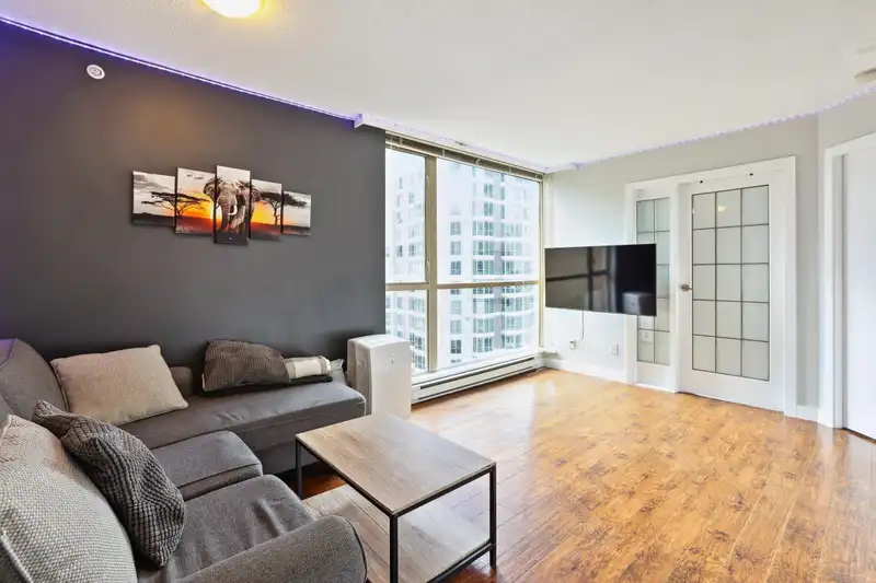 905 822 HOMER STREET - photo 3 of 22