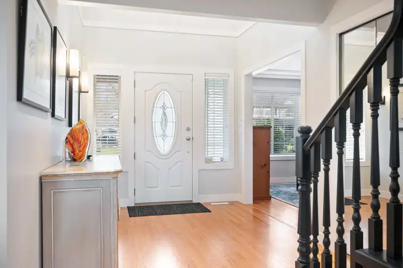 20931 YEOMANS CRESCENT - photo 3 of 40