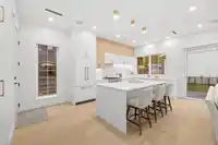 2 810 E 22ND AVENUE - thumbnail 11