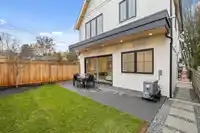 2 810 E 22ND AVENUE - thumbnail 33