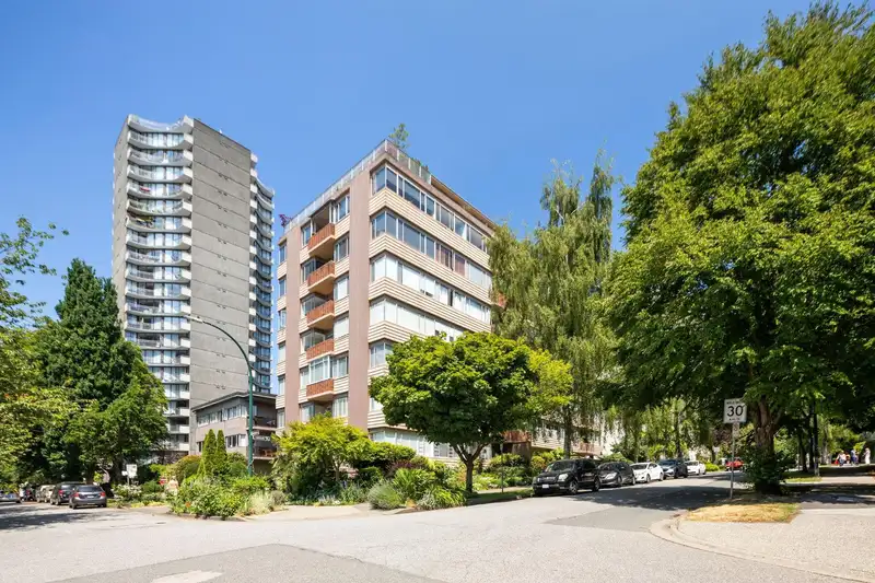 401 1315 CARDERO STREET - photo 1 of 35