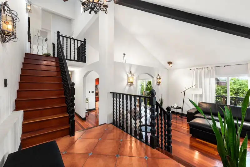 1128 FRASERVIEW STREET - photo 3 of 40