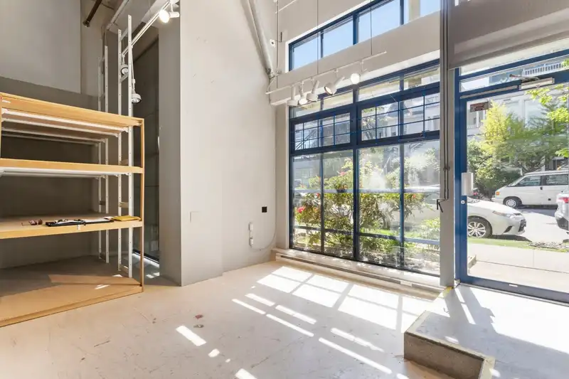106 237 E 4TH AVENUE - photo 1 of 31