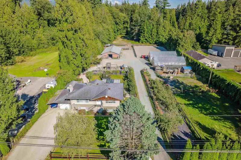 12290 252 STREET - photo 3 of 38