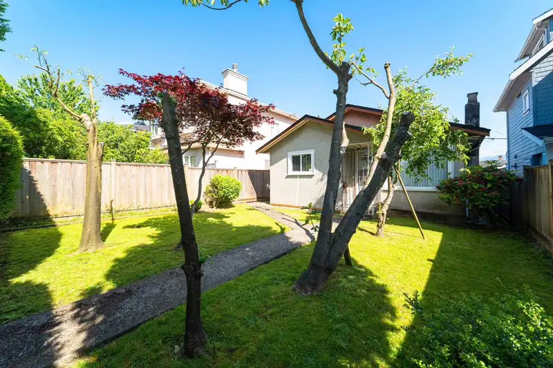 3089 E 1ST AVENUE - photo 1 of 25