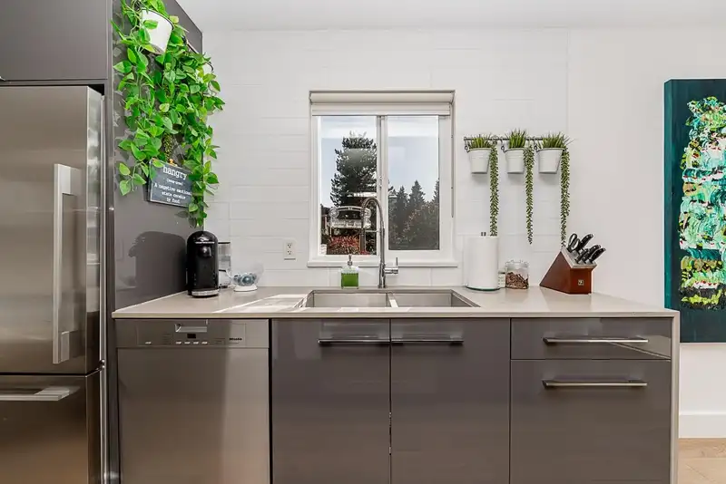 3988 PARKWAY DRIVE - photo 2 of 40