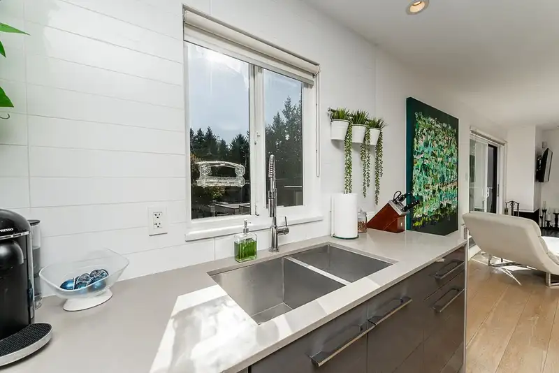 3988 PARKWAY DRIVE - photo 3 of 40