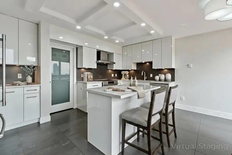 1104 38 LEOPOLD PLACE - photo 2 of 22