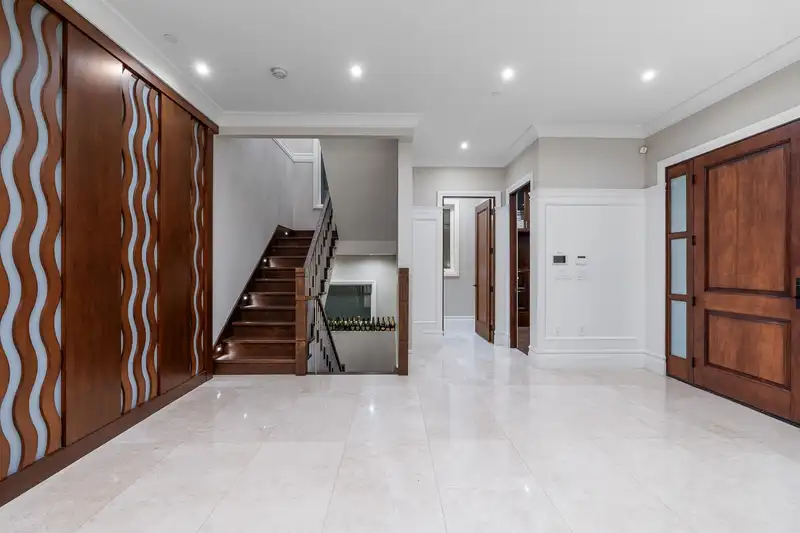 3708 W 35TH AVENUE - photo 3 of 33