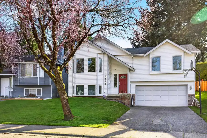 13908 80B AVENUE - photo 3 of 40