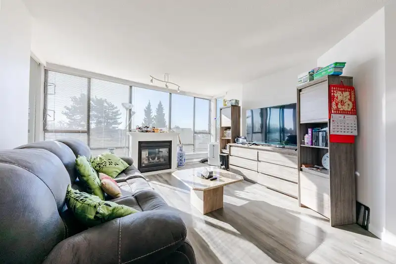 708 8180 GRANVILLE AVENUE - photo 1 of 33
