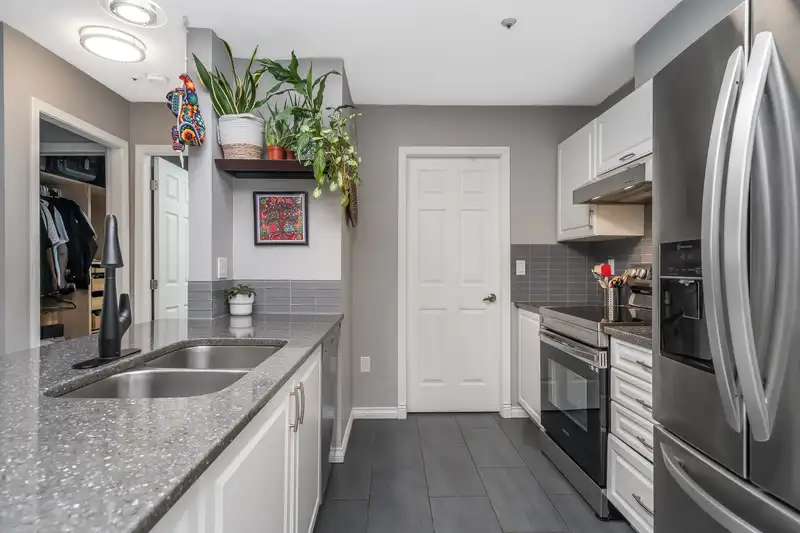 407 20277 53 AVENUE - photo 2 of 26