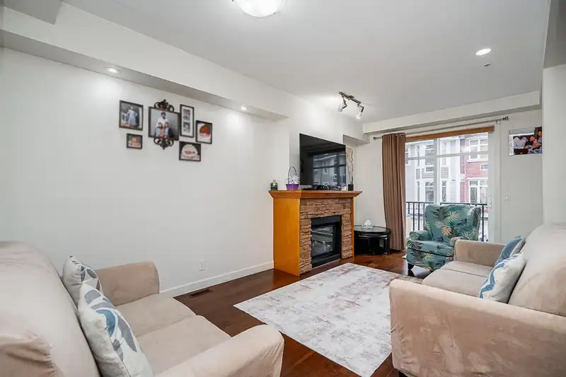 75 20738 84 AVENUE - photo 4 of 37