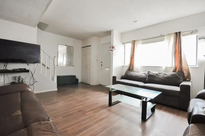 77 20350 53 AVENUE - photo 4 of 34