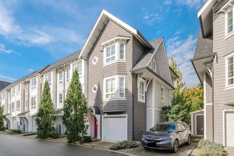 85 8476 207A STREET - photo 2 of 36