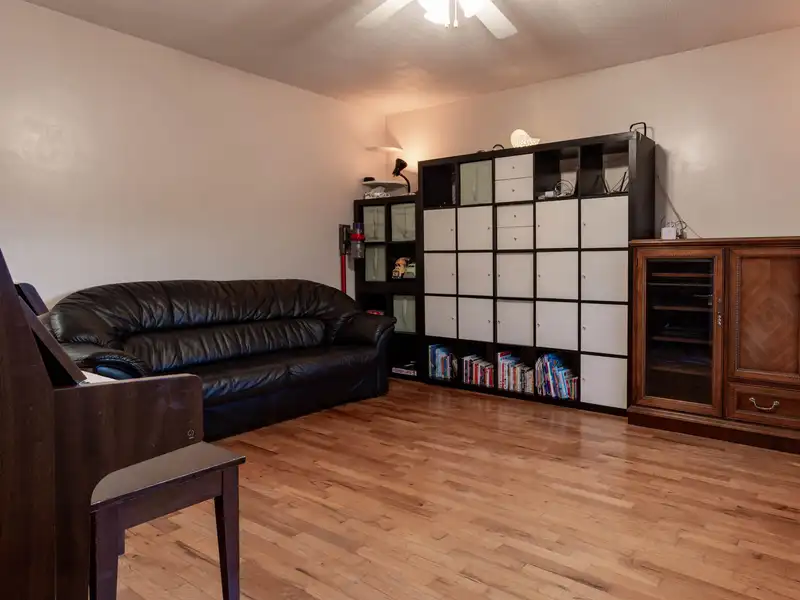 4458 SKEENA STREET - photo 4 of 21