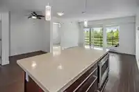 406 15735 CROYDON DRIVE - thumbnail 10