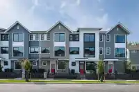 51 7574 207 STREET - thumbnail 1