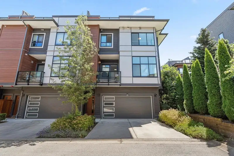 20 20852 78B AVENUE - photo 2 of 34