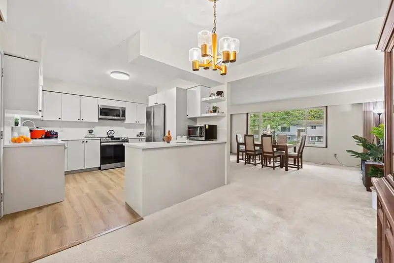 2580 PATRICIA AVENUE - photo 2 of 39