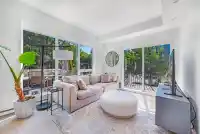 221 2520 GUELPH STREET - thumbnail 1