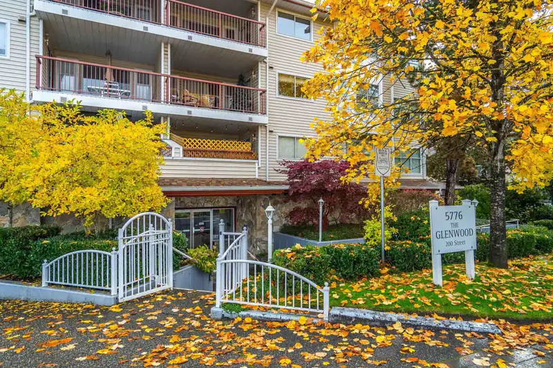 206 5776 200 STREET - photo 1 of 35