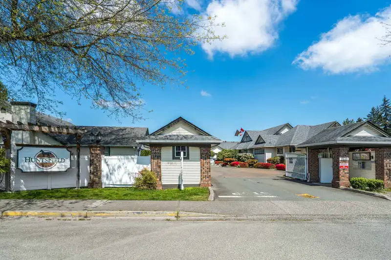 7 19649 53 AVENUE - photo 1 of 40