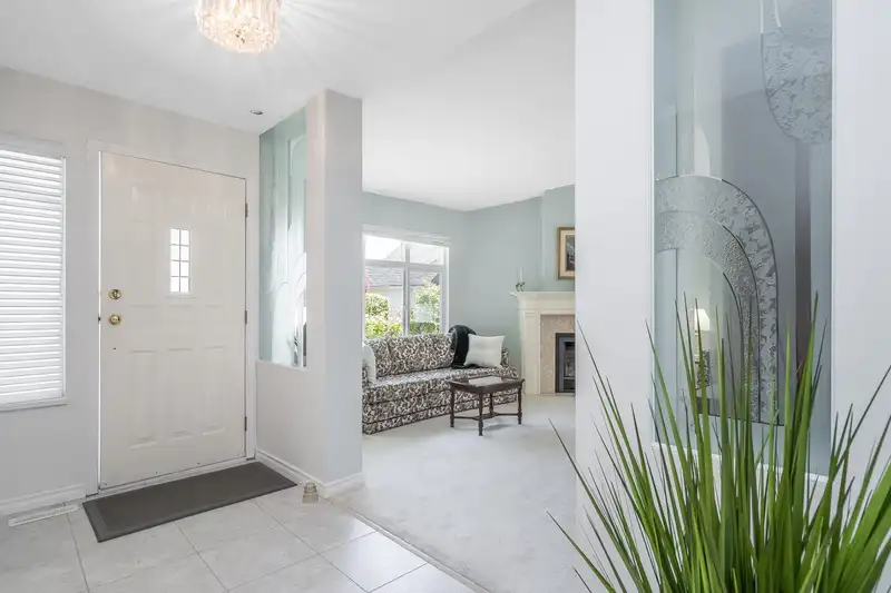 7 19649 53 AVENUE - photo 3 of 40