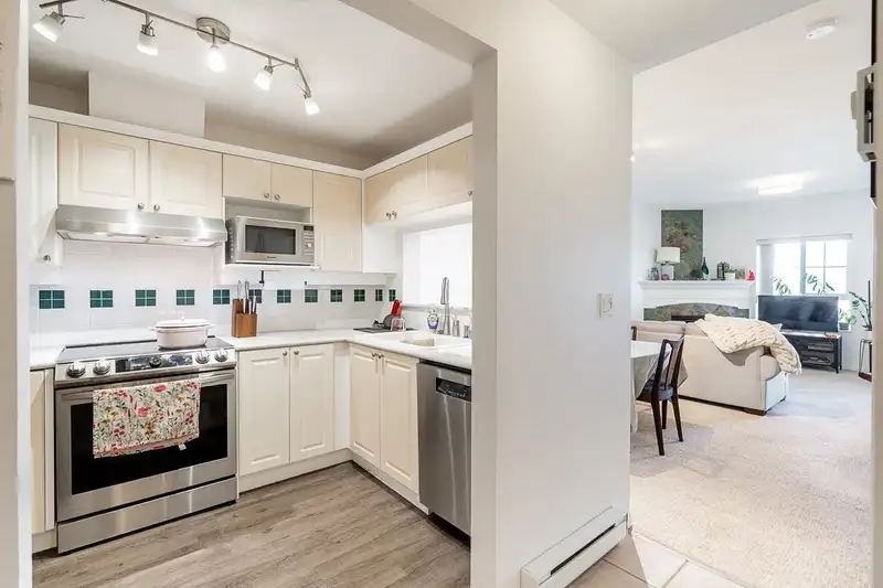 426 5500 ANDREWS ROAD - photo 1 of 32