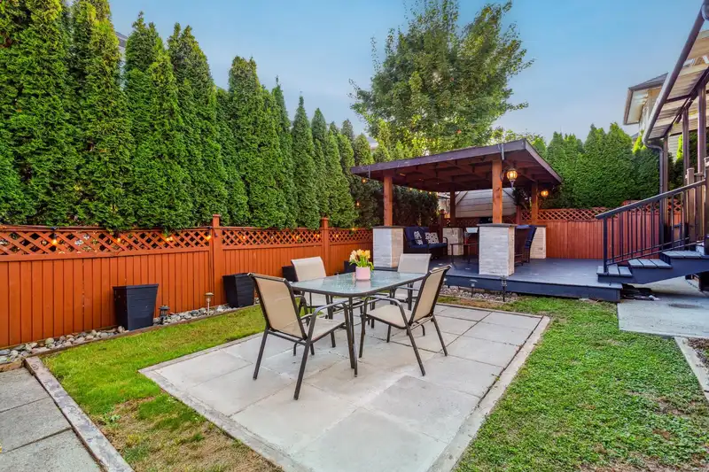 19358 73B AVENUE - photo 4 of 40