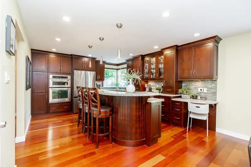 7762 STAMFORD PLACE - photo 1 of 36