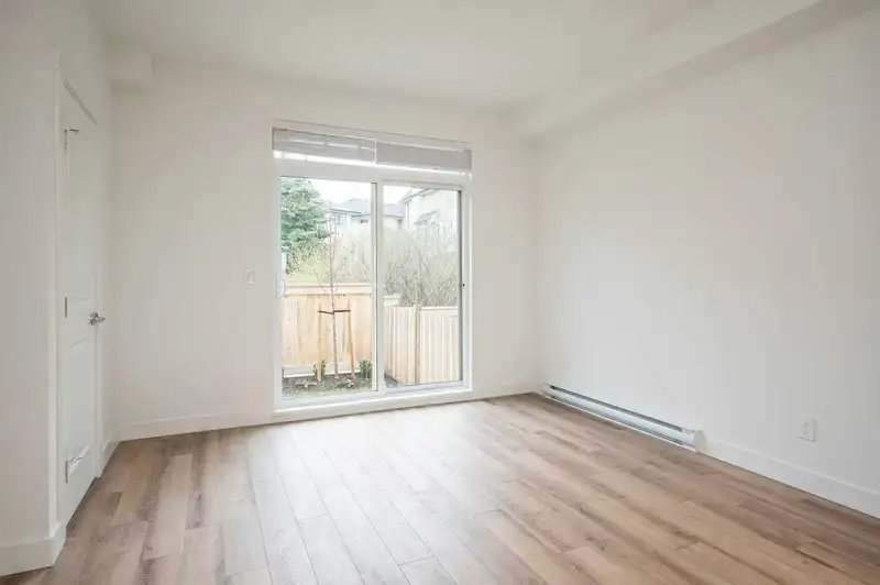 2 20487 65 AVENUE - photo 4 of 22
