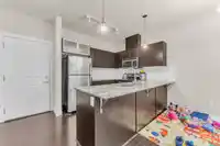 409 9655 KING GEORGE BOULEVARD - thumbnail 6
