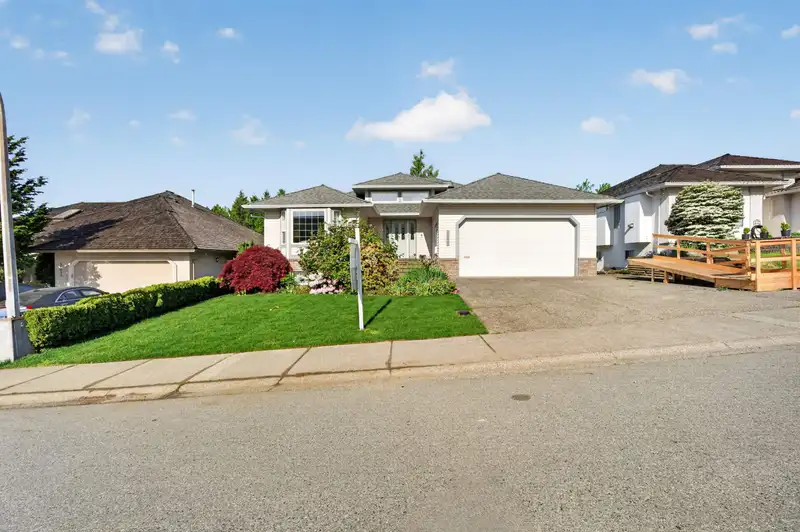 31515 SOUTHERN DRIVE - photo 1 of 25