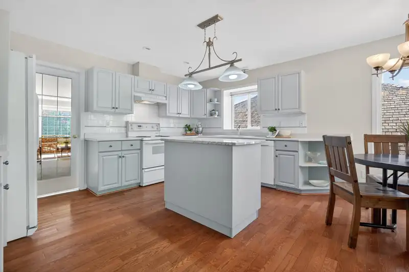 31515 SOUTHERN DRIVE - photo 3 of 25