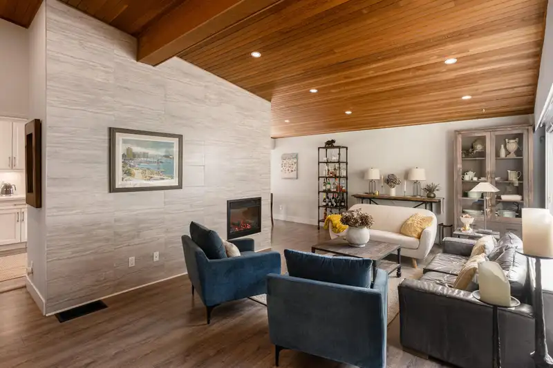 3642 SYKES ROAD - photo 3 of 33