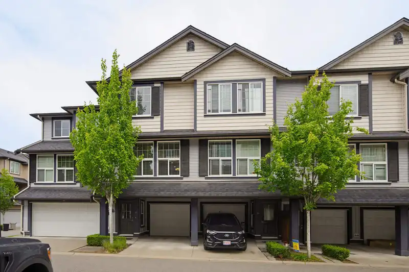 15 20831 70 AVENUE - photo 2 of 36