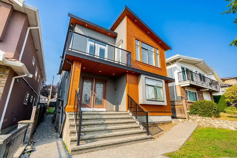 3945 PARKER STREET - photo 3 of 40