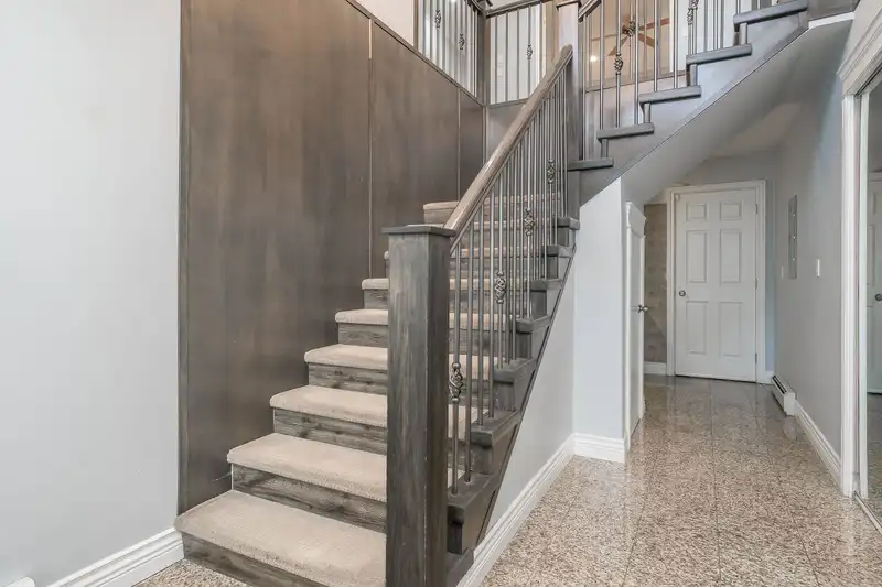 15688 88 AVENUE - photo 4 of 40