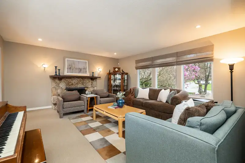 11023 LYON ROAD - photo 4 of 38