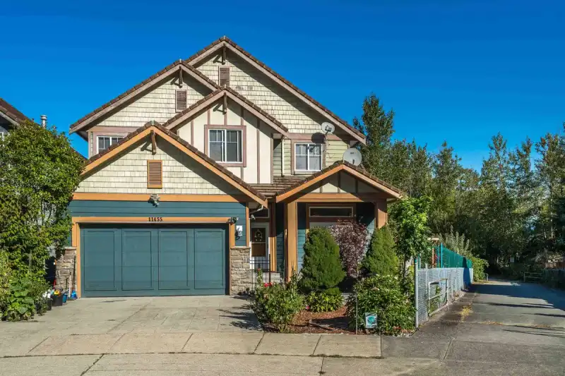 11455 154A STREET - photo 1 of 39