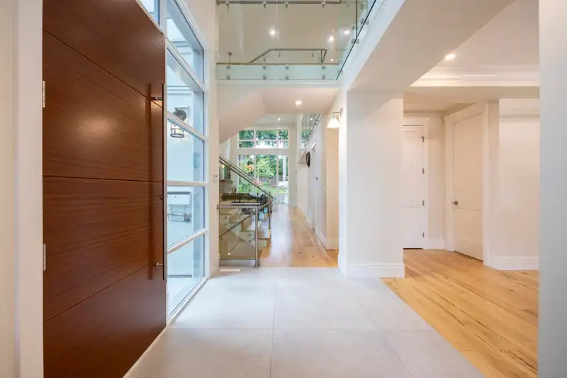 1245 KENT STREET - photo 3 of 33