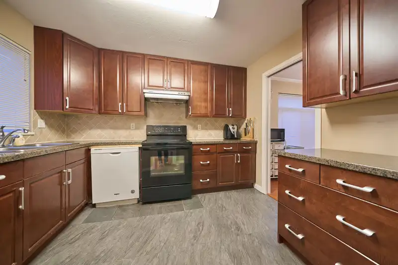 4 9700 BLUNDELL ROAD - photo 4 of 14