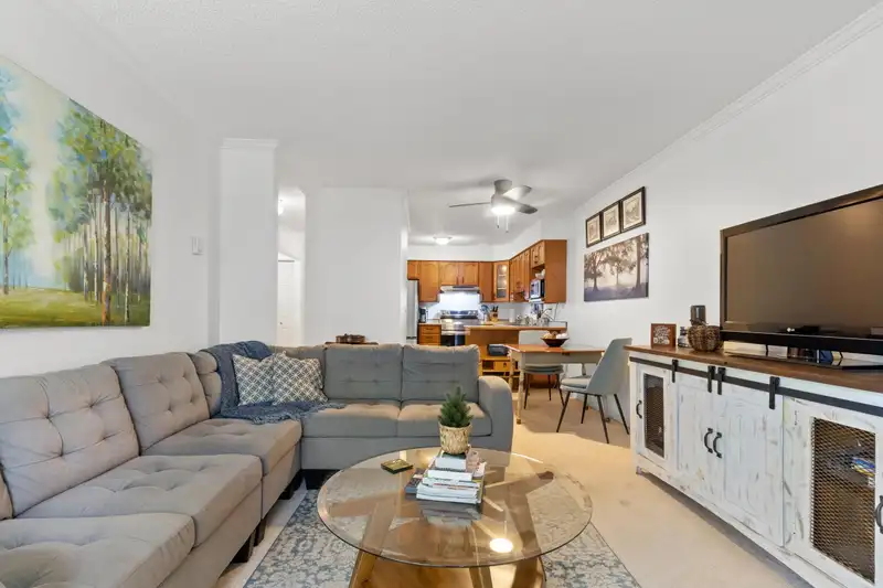 218 11510 225 STREET - photo 3 of 31