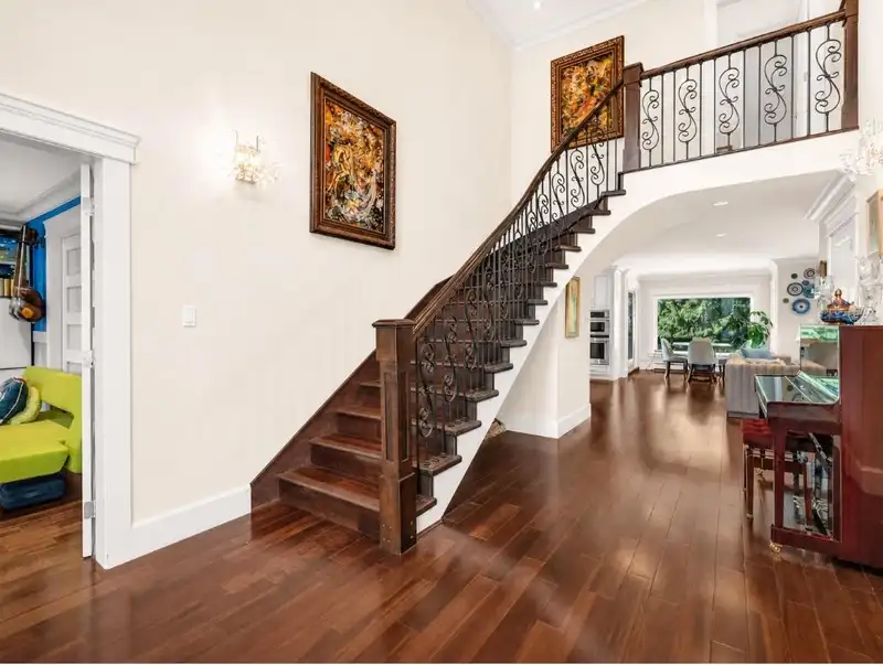 3263 NORWOOD AVENUE - photo 4 of 27