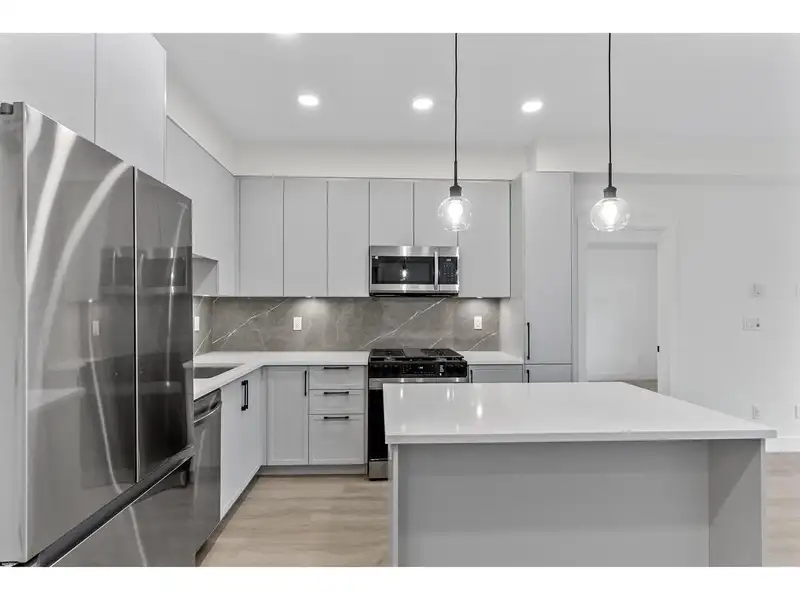 615 3528 146A STREET - photo 2 of 20
