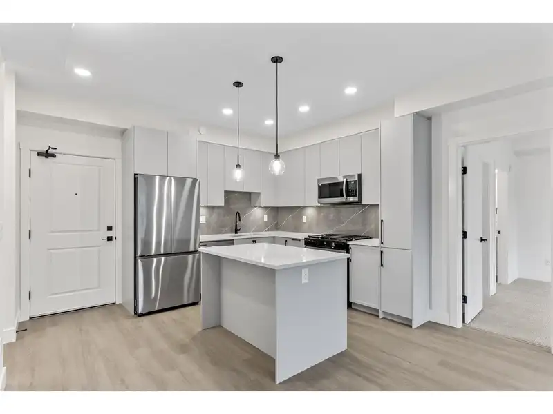 615 3528 146A STREET - photo 4 of 20