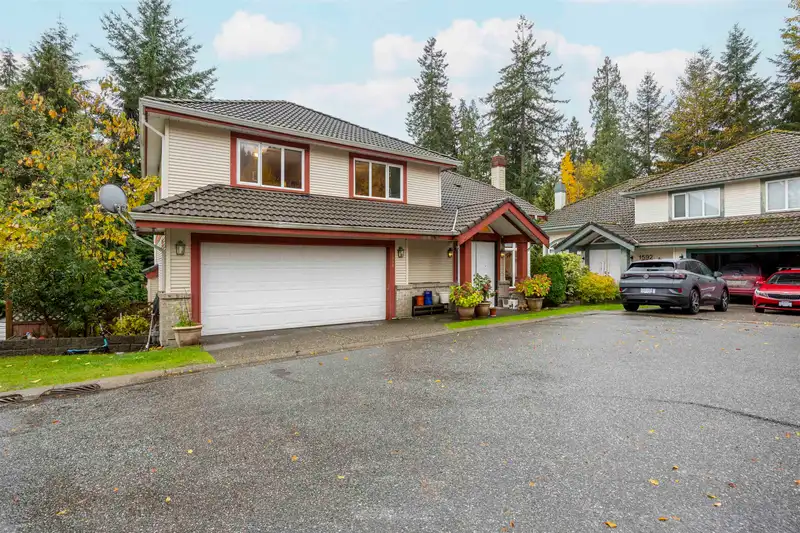 1590 PLATEAU CRESCENT - photo 2 of 39